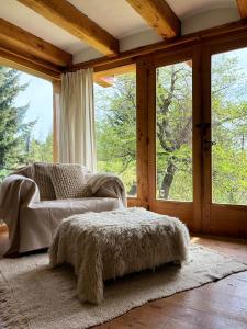 CASA de MONTAÑA CON VISTA AL LAGO