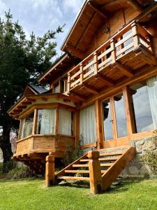 CASA de MONTAÑA CON VISTA AL LAGO