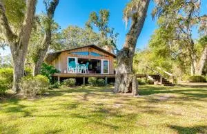Waterfront Home with Boat Dock and Slip in Old Town! - Steinhatchee