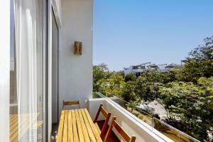 Caribbean Breeze Retreat at Nhoa