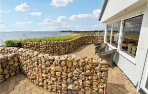 Stunning Home In Esbjerg V With Wifi