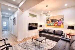 Mackay Street Downtown - Bell Center, Nightlife, & Metro at your doorstep!