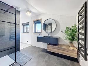 Appartements LOFT SPA SAUNA 10 personnes Centre ville : photos des chambres