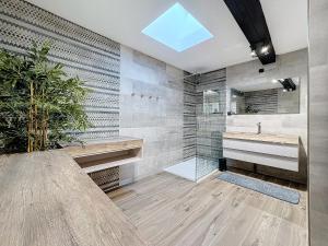 Appartements LOFT SPA SAUNA 10 personnes Centre ville : photos des chambres