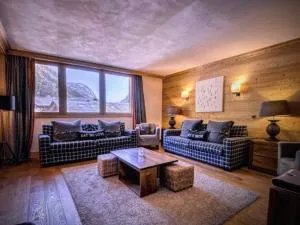 Charming Chalet W Hot tub Mountain view - 弗利尔施