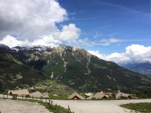 Résidence Gardette - Superbe vue sur les montagnes de ce T2 à Réallon A13 MAE-9051