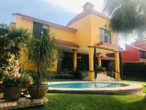 Casa Pino Residencia de Lujo - Alberca con Caldera Incluido - Jiutepec