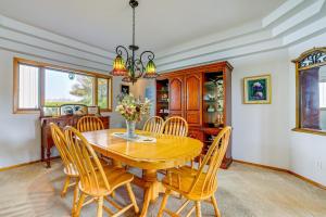 Unique Home with Beautiful Mtn Views!