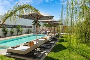 Hypnosis Beachside Villa with Private Heated Pool