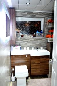 Double Room in Riverside Apartment - C