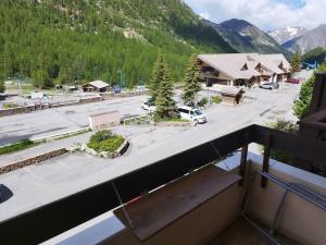 studio centre station