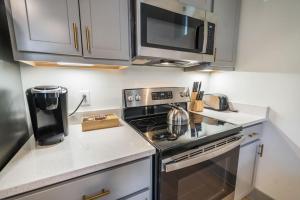 Modern Space in the Vibrant Louisville #101