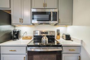 Modern Space in the Vibrant Louisville #101