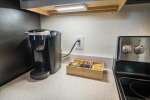 Modern Space in the Vibrant Louisville #101