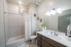 Modern Space in the Vibrant Louisville #101