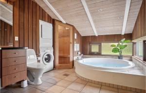 Three-Bedroom Holiday Home In Ebeltoft
