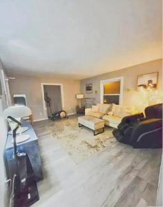 4Bd 2Ba Duplex at Central Louisville