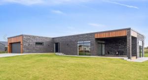 Bright, Quiet, Comfortable Room In A Luxury Home