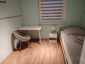 geräumige 4 Zimmer Wohnung mit Balkon
