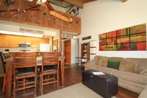 Mountainback 68 2 bedroom with loft