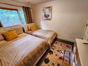 2BD Guest Suite Sleeps 6 Near Downtown & Beach