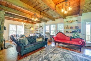 Luxe 14-Acre Vermont Countryside Lodge!