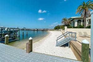 Lighthouse on the Bay 2408-NEW - Amazing Bay Views-Lazy River-Indoor Heated Pool