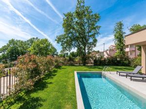 Apartment in Croatia near the Sea with Pool