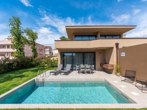Apartment in Croatia near the Sea with Pool