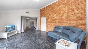 Beach House - Ettalong - Pet Friendly