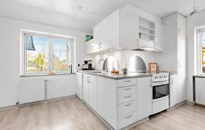 2 Bedroom Amazing Home In Sørvad