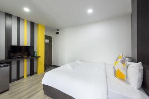 Riski Residence Bangbuathong