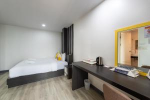 Riski Residence Bangbuathong