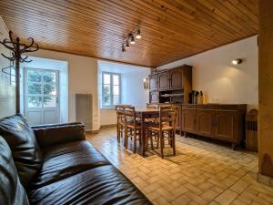 Gîte familial en Haute-Loire avec terrain clos, à proximité de lArdèche et des stations de ski - FR-1-582-236