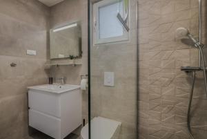 Apartments with parking space Vantacici, Krk - 23582