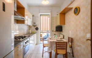 3 Bedroom Cozy Apartment In Pescara