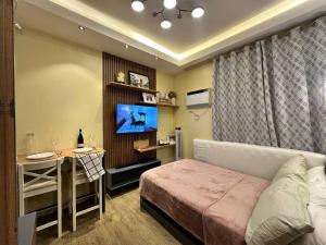 Cozy Unit Right by the Pool with Massage