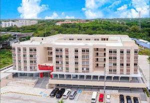 Cozy Unit Right by the Pool with Massage