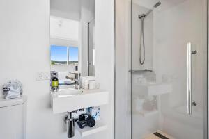 Gibson Mill waterfront loft apartment - 303