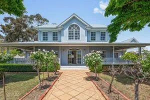 Chateau On Vines - Aldinga - C21 SouthCoast Holidays - 阿丁格海滩