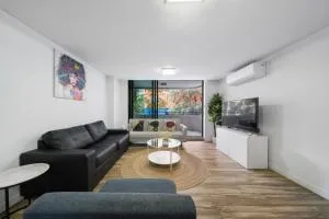 Delicated 3BR Apt with Parking & Darling Harbour-10mins walk - Sydney