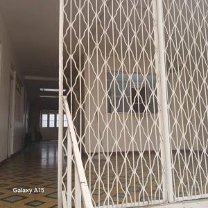 Casa grande cerca al centro