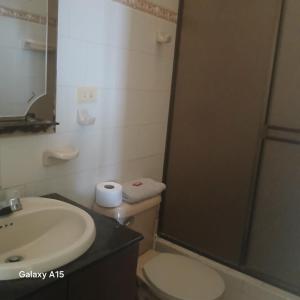 Casa grande cerca al centro