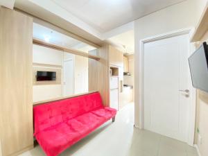 Cozy and Clean 1BR Apartment at Parahyangan Residence By Travelio