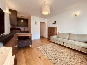 Studio cabine 4 pers. à Monêtier-les-Bains, parking, balcon avec vue montagne - FR-1-330F-242