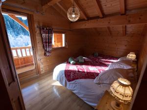 Chalet spacieux pour 10 pers près des pistes et parking privé - FR-1-467-135