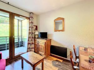 Appartement lumineux au pied des pistes avec balcon - FR-1-267-302