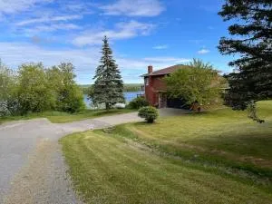 Stunning 4bedroom Lake house ! - Mindemoya