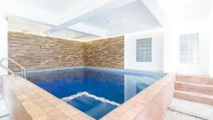 RedDoorz Plus near Tambo Paranaque - Cavite