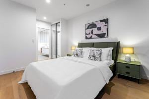 StayAU Spacious 2BR Stunning Sunset Views